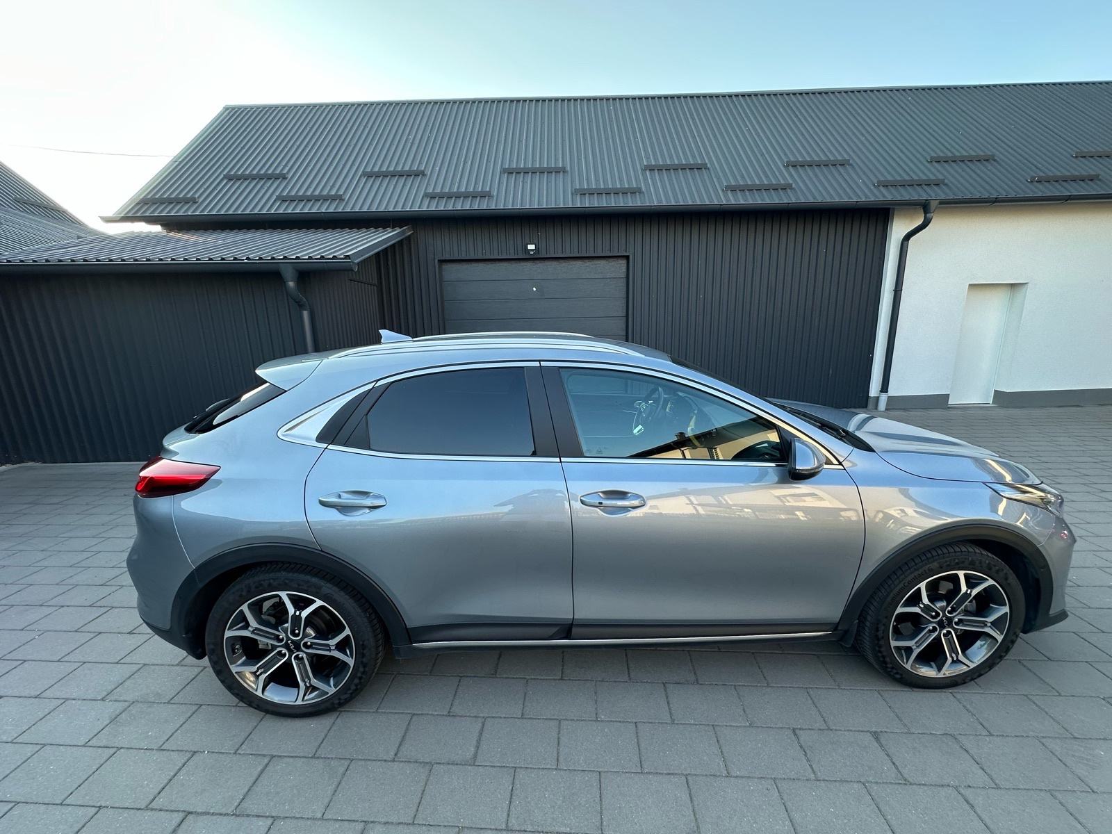 Kia XCeed 1.5 automatik, fotografija 3