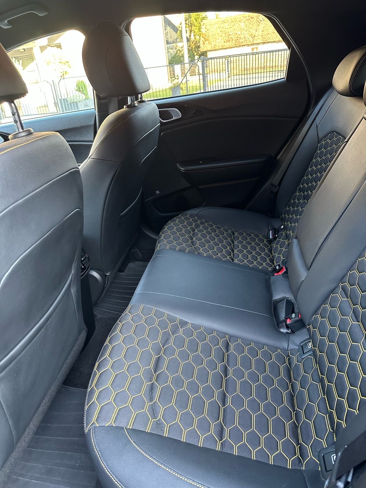 Kia XCeed 1.5 automatik, fotografija 11