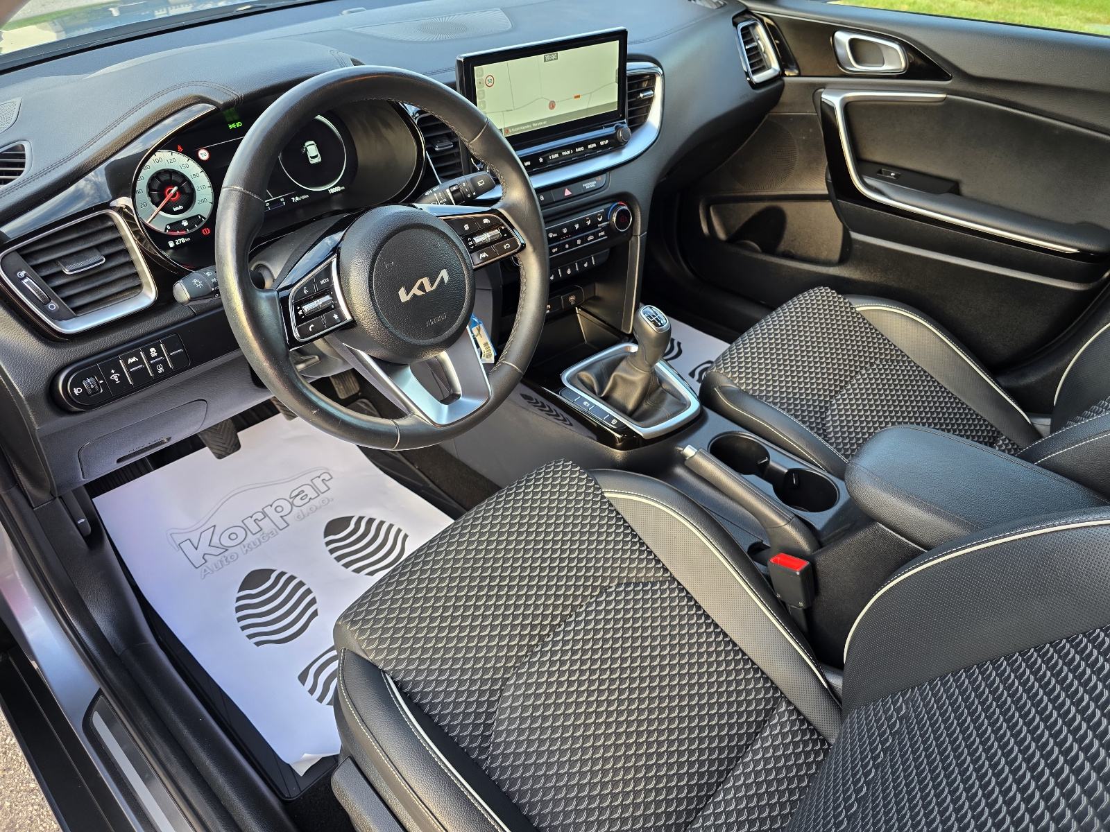 Kia XCeed 1.5 T EX WAY,SAMO 18.000km,TVORNIČKO JAMSTVO DO 2032.g., fotografija 9