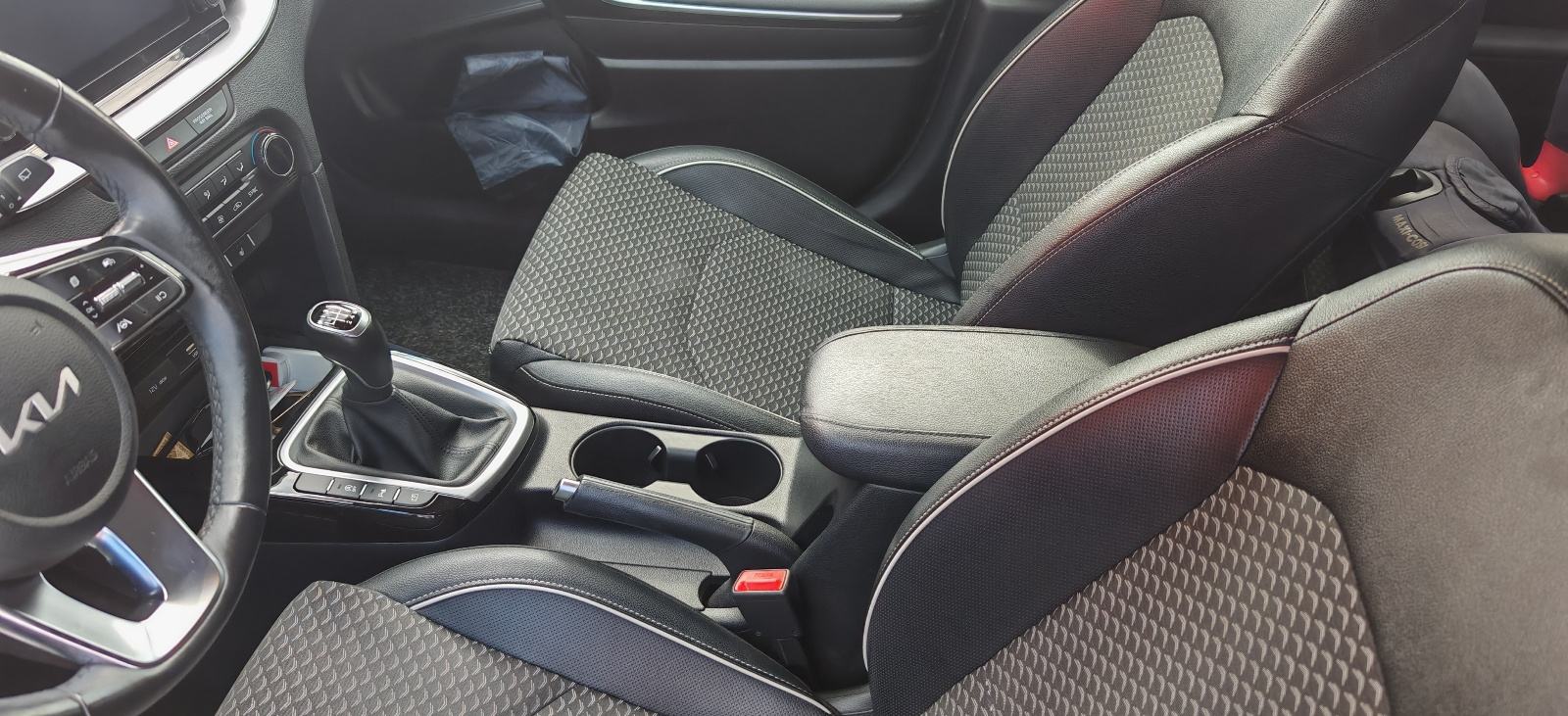 Kia XCeed 1.5, fotografija 11