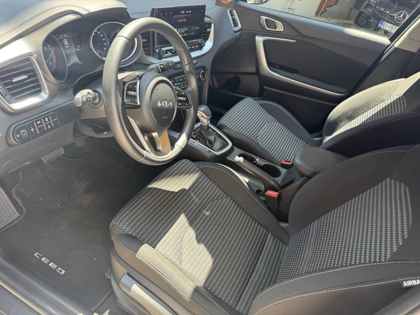 Kia XCeed 1.6 T-GDI 7DCT 6.883 km-DEMO VOZILO, fotografija 11