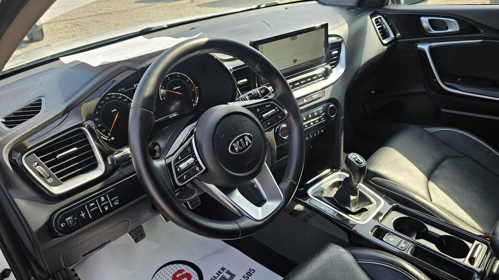Kia XCeed 1,6 CRDI,CLIMATRONIC,KOŽA,PANORAMA,NAVI,FUUL LED,ALU,JAMSTVO, fotografija 10