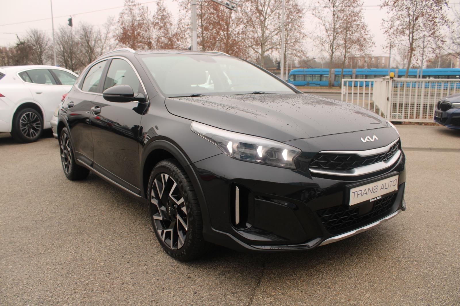 Kia XCeed 1.6 CRDi AUTOMATIK *LED, NAVIGACIJA, KAMERA*, fotografija 3