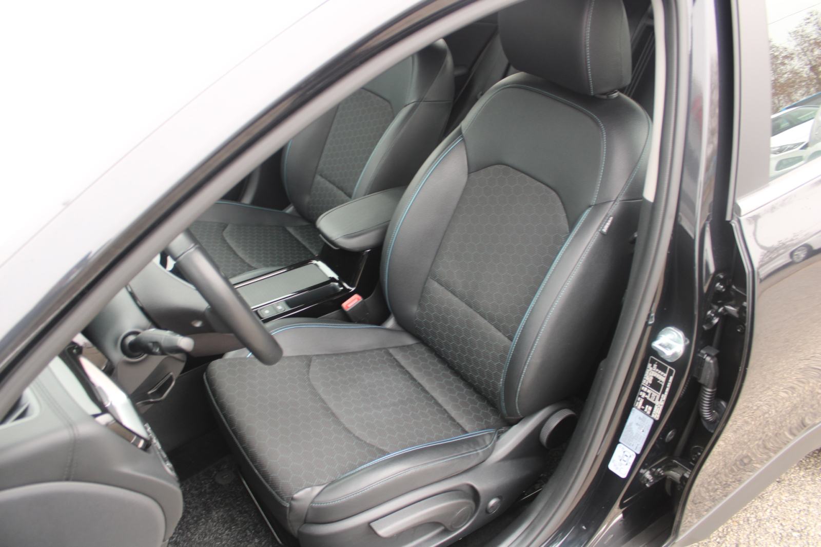 Kia XCeed 1.6 CRDi AUTOMATIK *LED, NAVIGACIJA, KAMERA*, fotografija 10