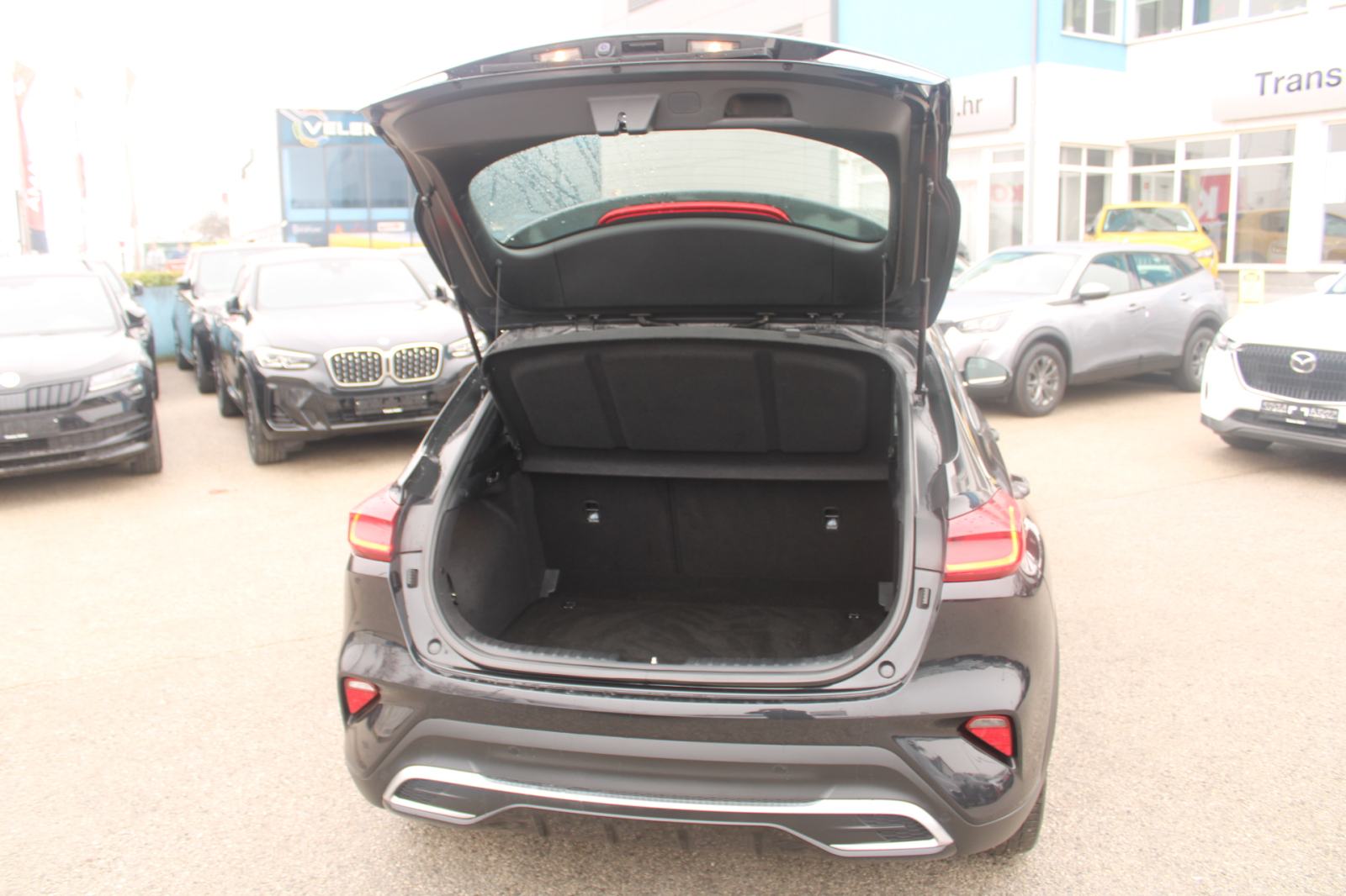 Kia XCeed 1.6 CRDi AUTOMATIK *LED, NAVIGACIJA, KAMERA*, fotografija 9