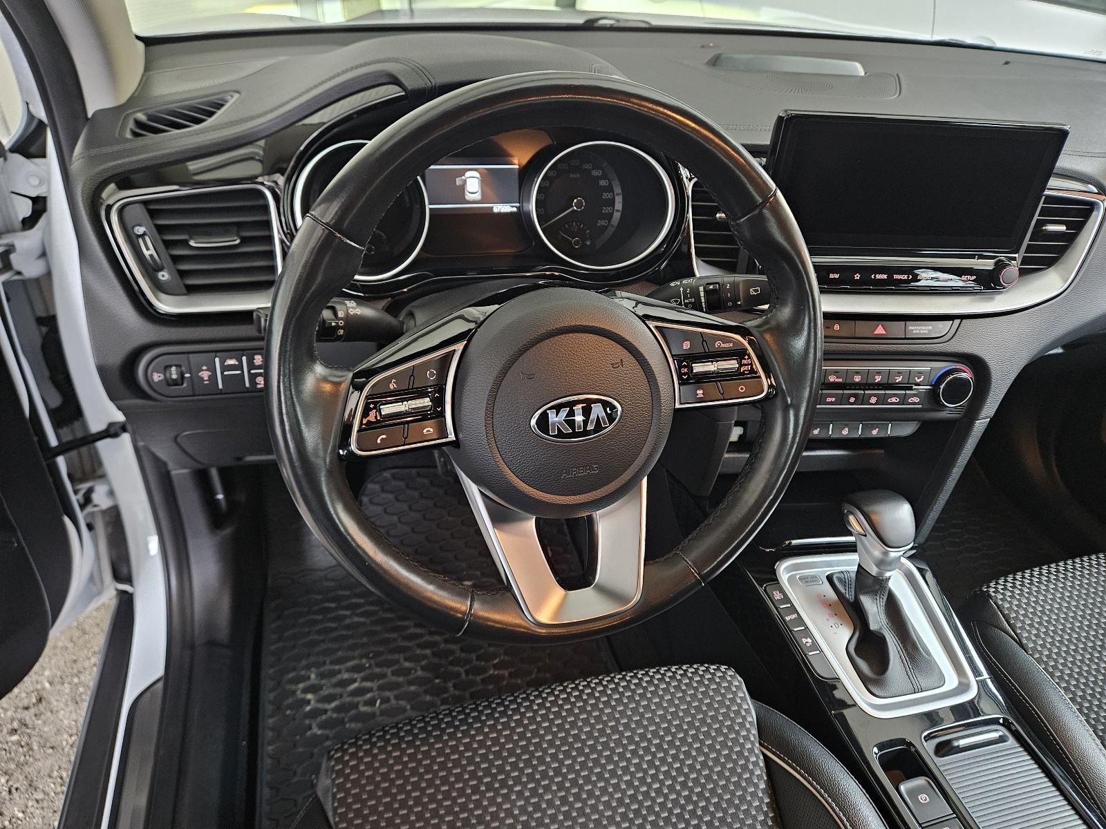 Kia XCeed 1.6i Plug-in Hybrid automatik, fotografija 6