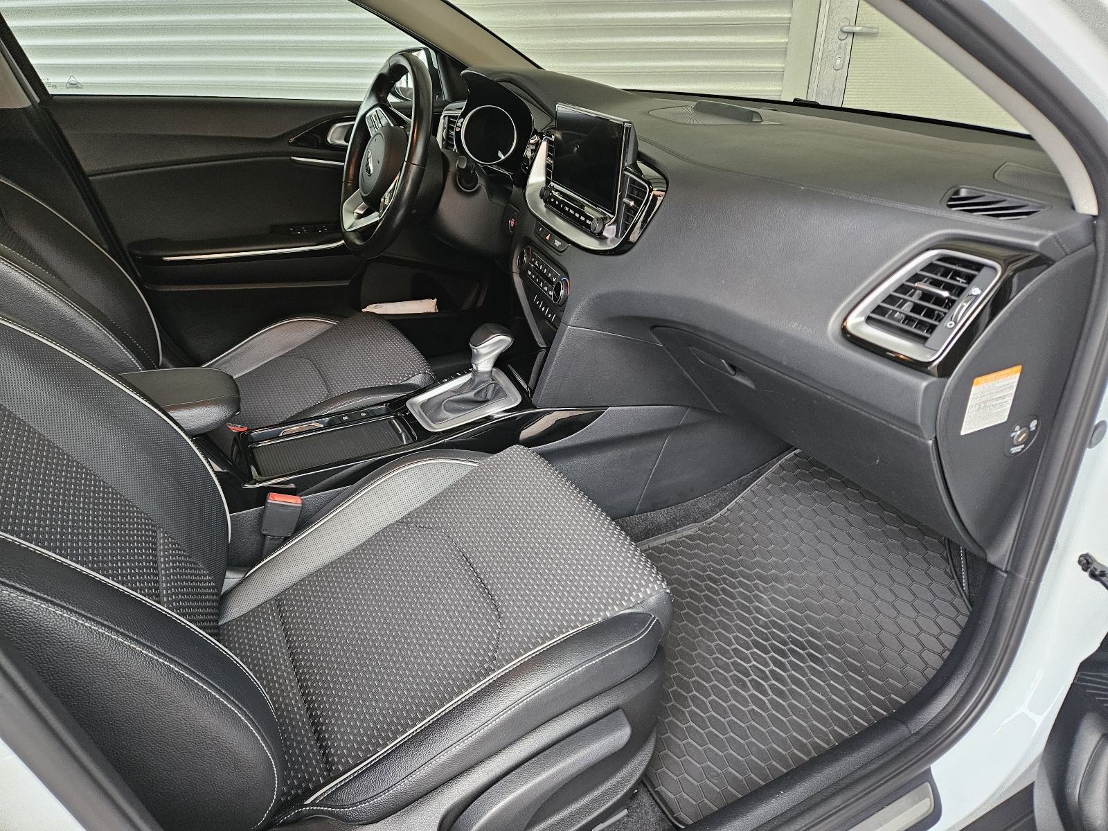 Kia XCeed 1.6i Plug-in Hybrid automatik, fotografija 10