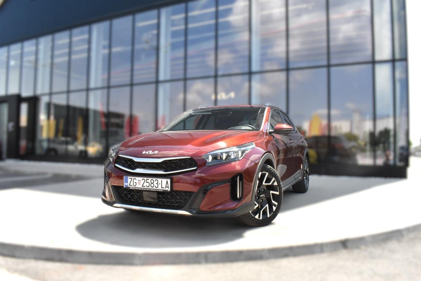 KIA XCeed 1,6 T-GDI ISG EX WAY 7DCT, NAV, KAMERA, TEMPOMAT, JAMSTVO