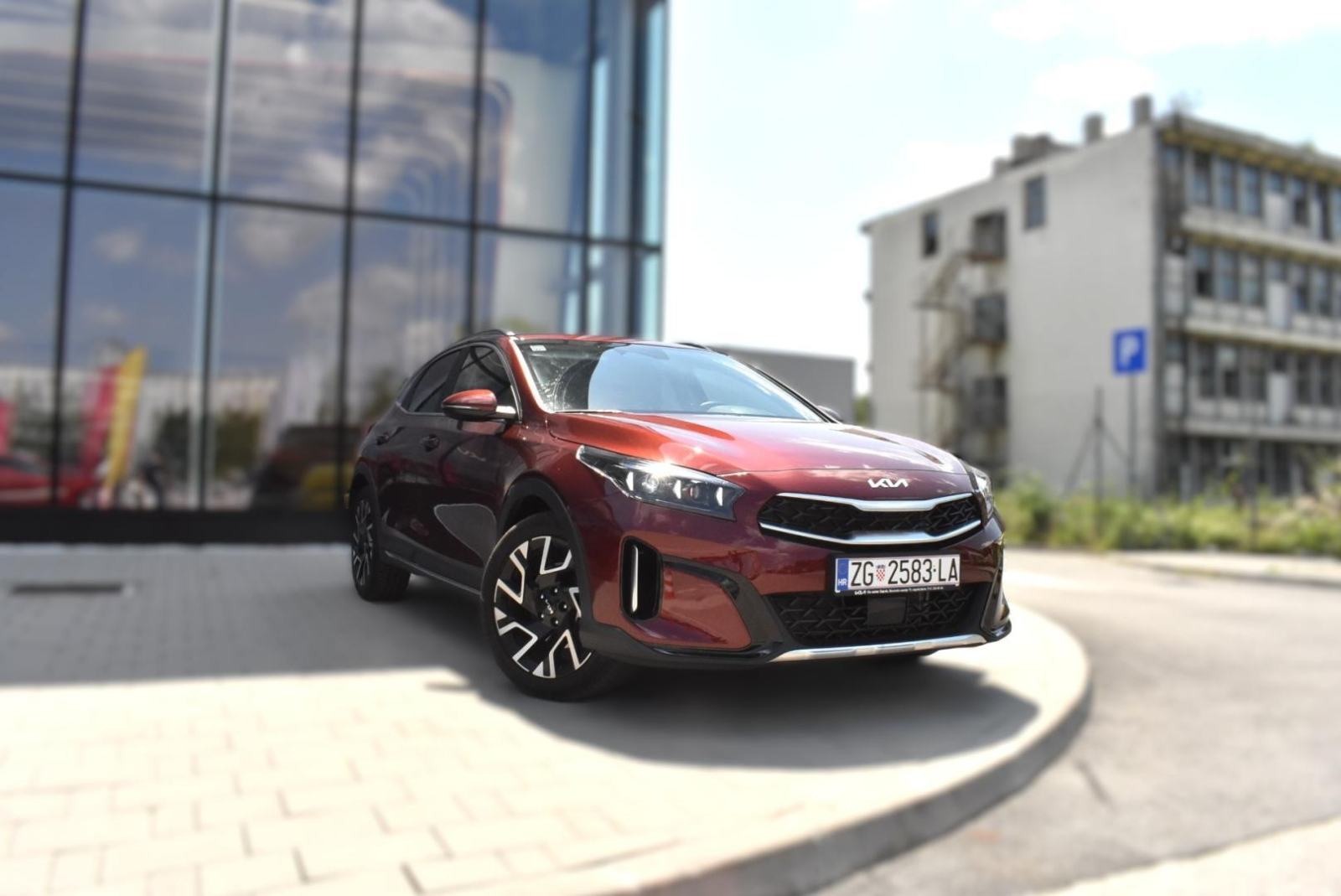 KIA XCeed 1,6 T-GDI ISG EX WAY 7DCT, NAV, KAMERA, TEMPOMAT, JAMSTVO, fotografija 3