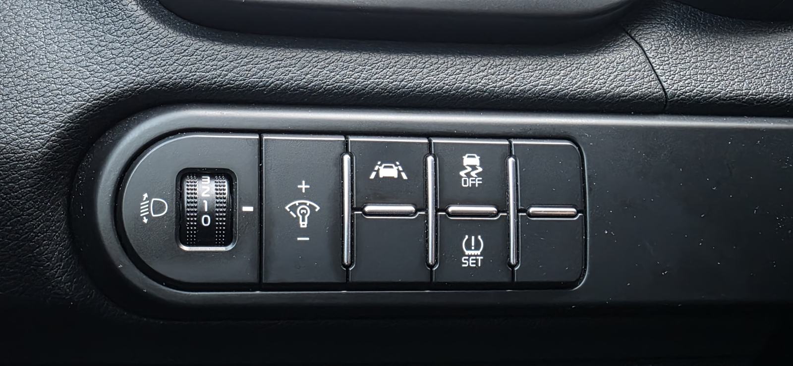 Kia XCeed 1.6 CRDI, 6 BRZINA, BI-XENON, KLIMA, TEMP, MODOVI VOŽNJE..., fotografija 20