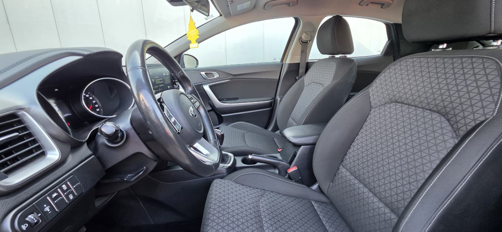 Kia XCeed 1.6 CRDI, 6 BRZINA, BI-XENON, KLIMA, TEMP, MODOVI VOŽNJE..., fotografija 13