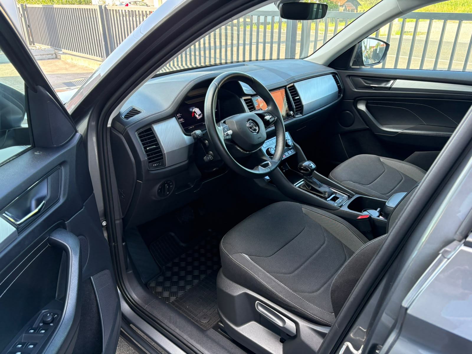 Škoda Kodiaq 2,0 TDI 7 SJEDALA,LED,NAVI,KUKA,VIRT.KOKPIT,10.165,00€*3, fotografija 8