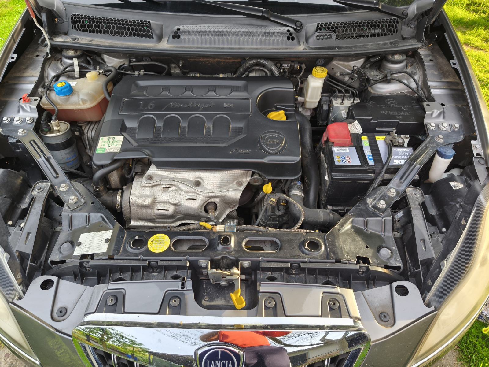 Lancia Delta 1,6 JTDm Reg.12/2026.Dva seta novih guma, fotografija 7
