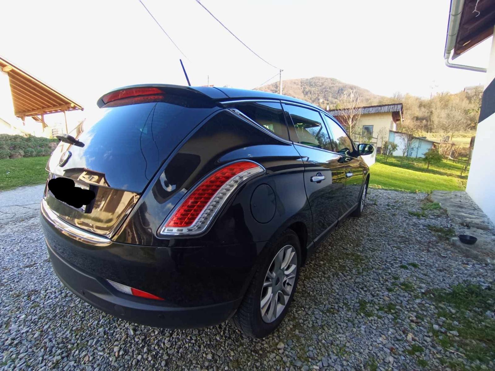 Lancia Delta 1,6 mjt, 2013,automatik, pogled izvana - slika 1