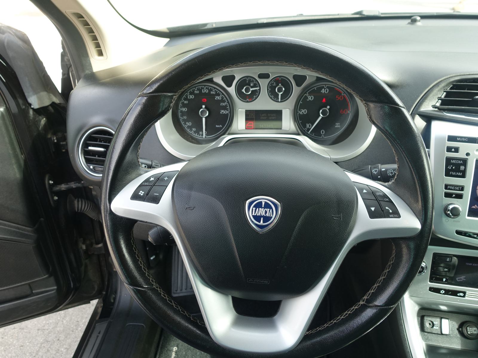 Lancia Delta 1,6 MJT / NOVA DISTRIBUCIJA I KVAČ. + JAMSTVO + REG.10/26, fotografija 13