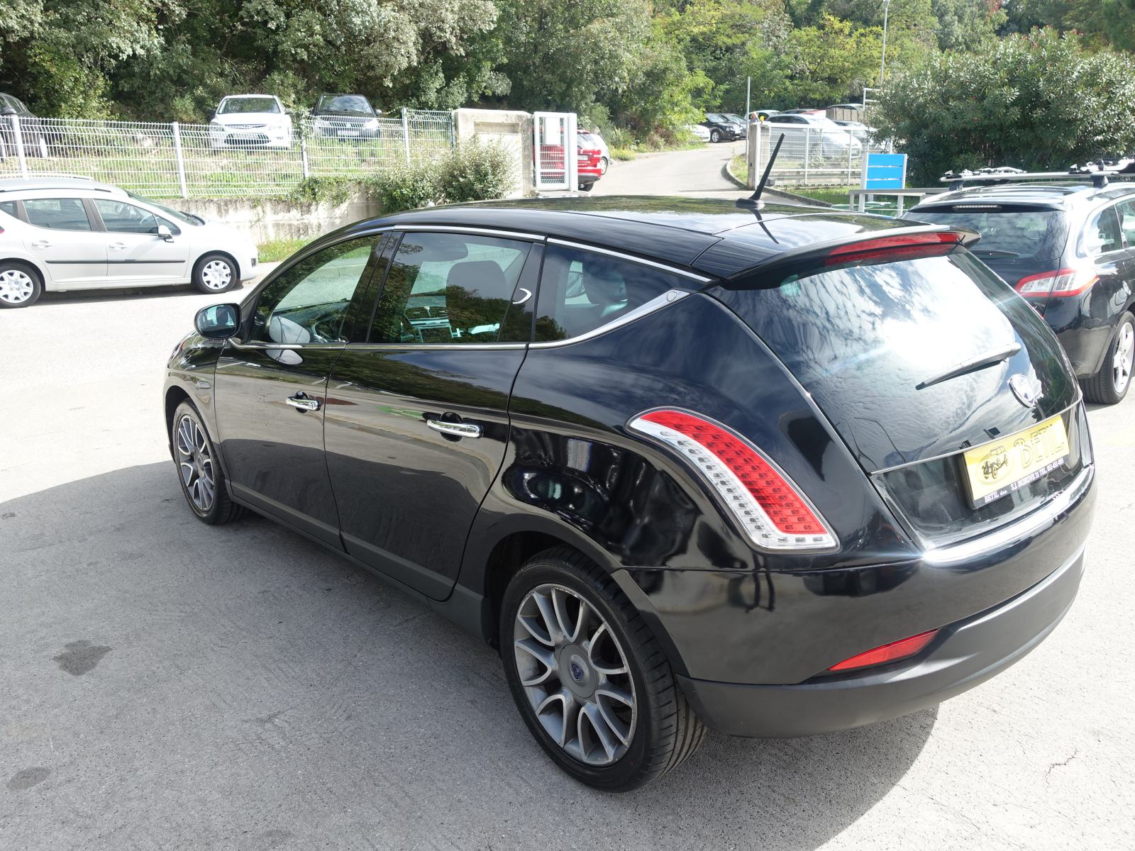 Lancia Delta 1,6 MJT / NOVA DISTRIBUCIJA I KVAČ. + JAMSTVO + REG.10/26, fotografija 5