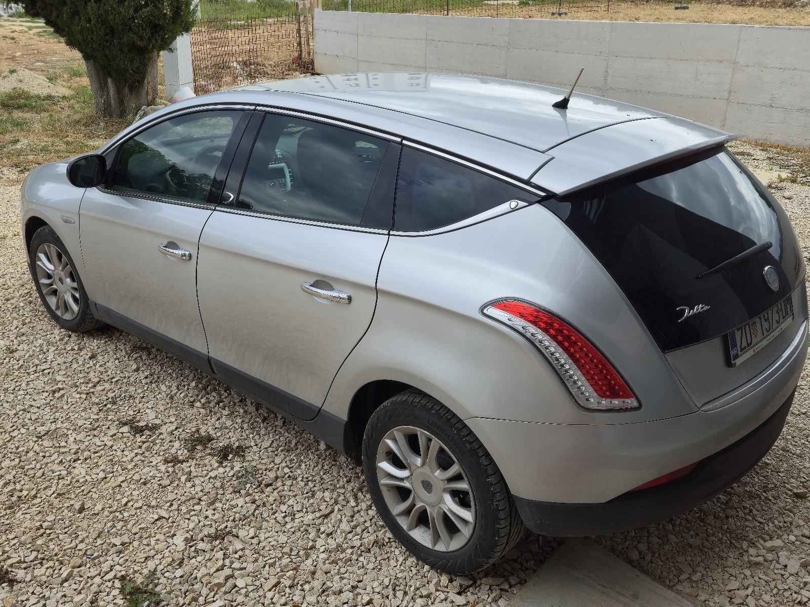Lancia Delta 1,6 Jtdm 2011 - prodaja ili zamjena, fotografija 2