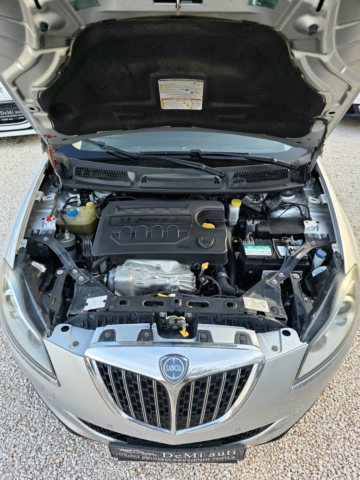 Lancia Delta 2,0MJTD, fotografija 12