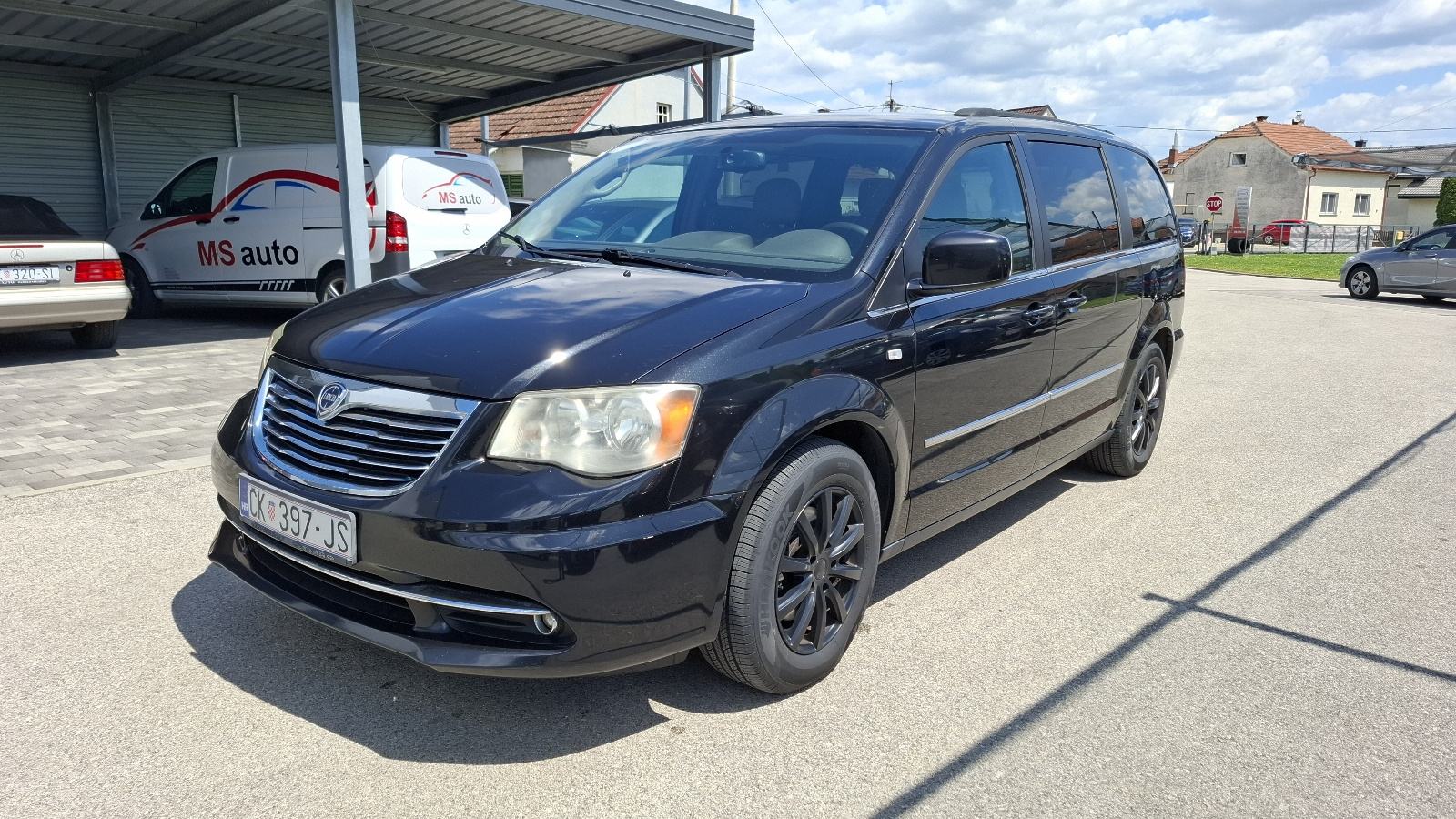 Lancia Voyager 2,8 CRDi 16V, pogled izvana - slika 1