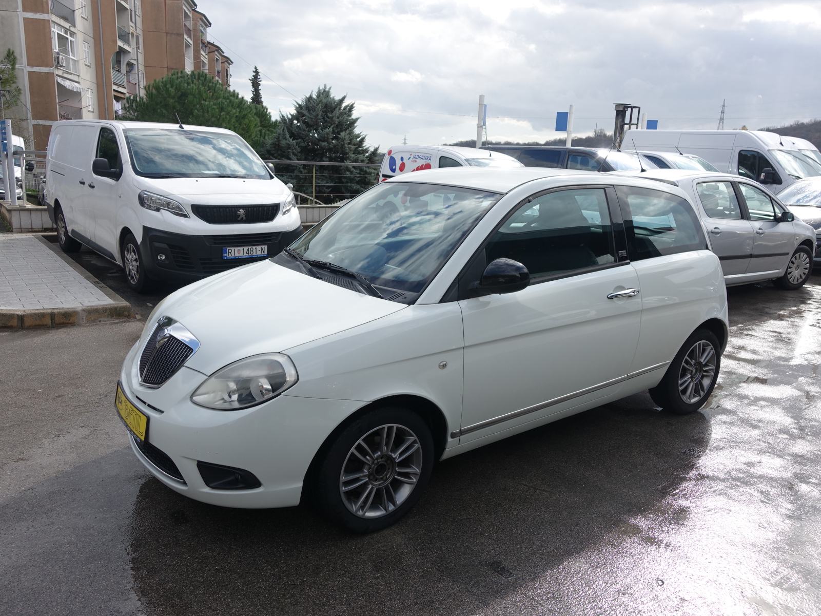Lancia Ypsilon 1,2 / JAMSTVO + REGISTRACIJA, fotografija 7
