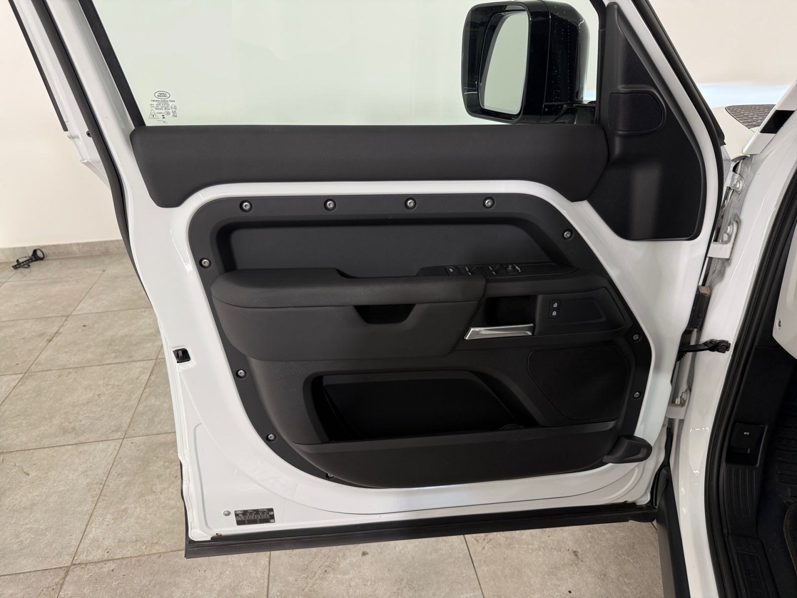 Land Rover Defender 3.0 130 S D 250HP MHEV AWD, fotografija 14