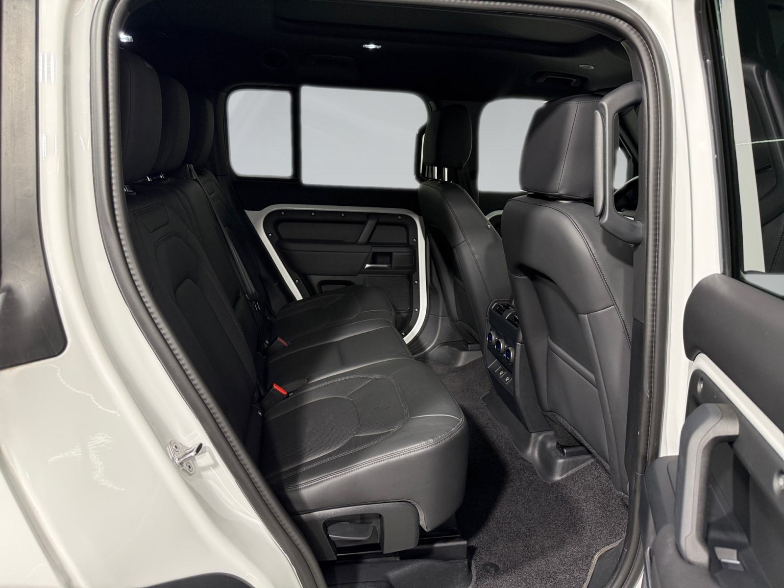 Land Rover Defender 3.0 130 S D 250HP MHEV AWD, fotografija 20