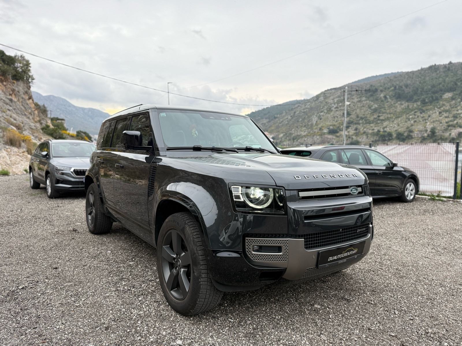 Land Rover Defender 3.0 X-DYNAMIC AWD