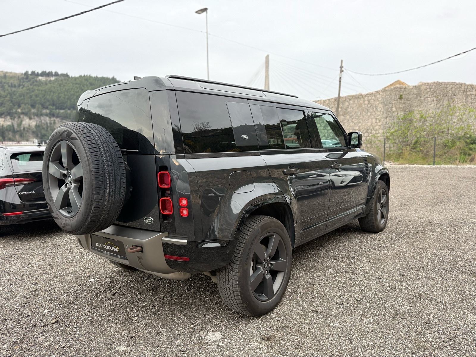 Land Rover Defender 3.0 X-DYNAMIC AWD, fotografija 6