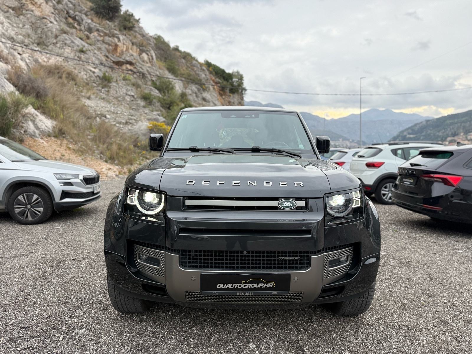 Land Rover Defender 3.0 X-DYNAMIC AWD, fotografija 2