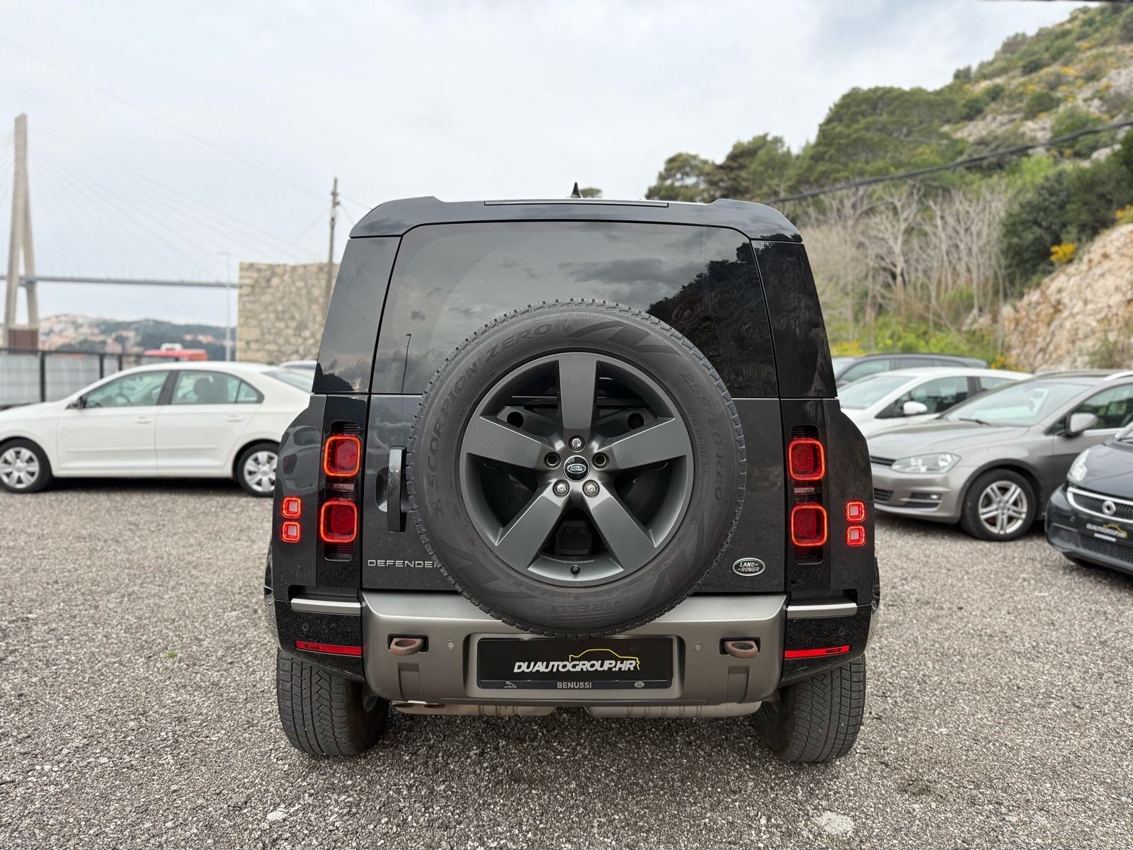 Land Rover Defender 3.0 X-DYNAMIC AWD, fotografija 5