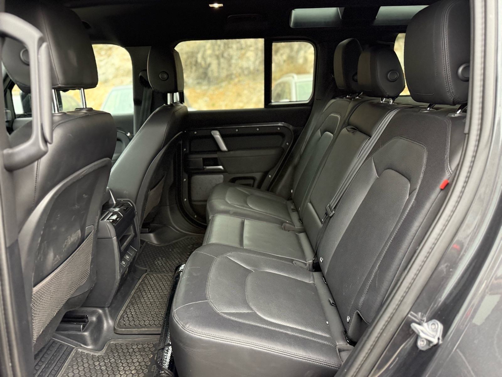 Land Rover Defender 3.0 X-DYNAMIC AWD, fotografija 14