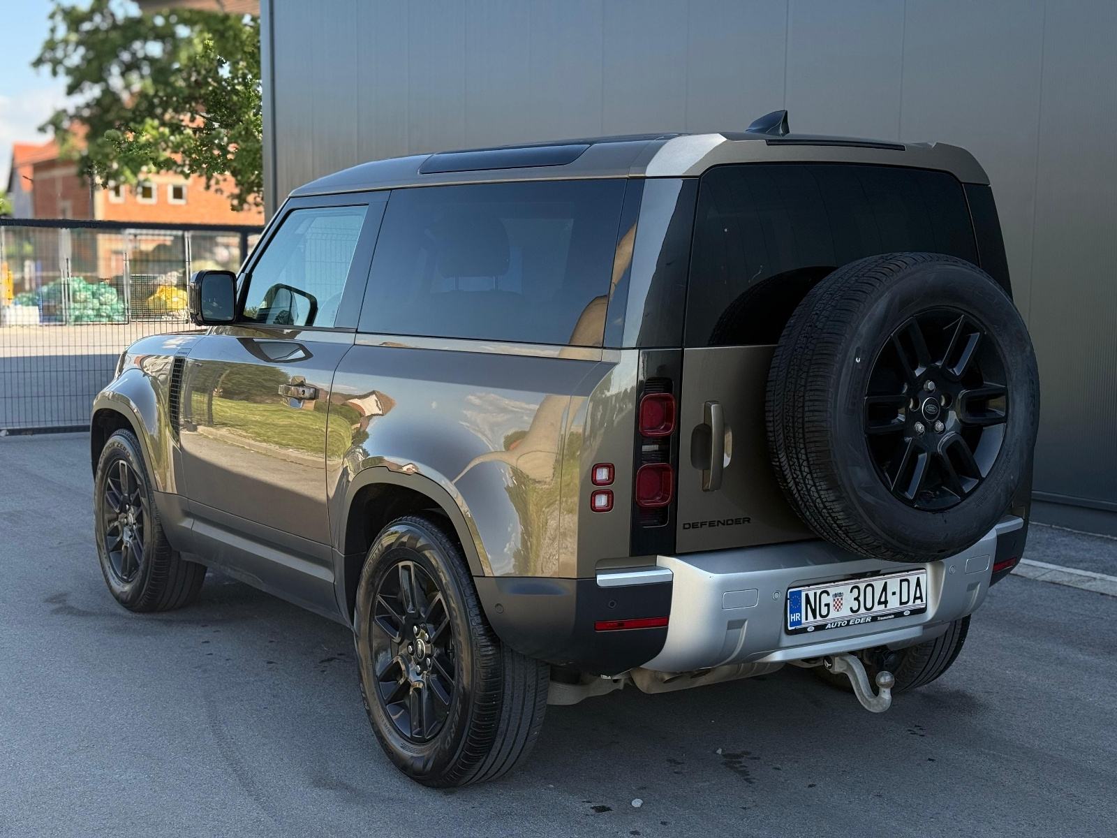 Land Rover Defender D250 3.0D AWD Automatik • 45.000 km • 2023g•, fotografija 4