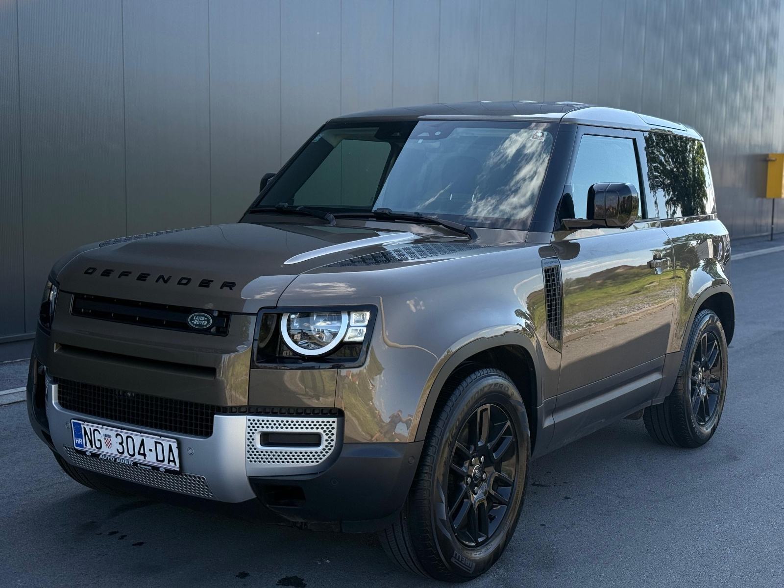 Land Rover Defender D250 3.0D AWD Automatik • 45.000 km • 2023g•, fotografija 3