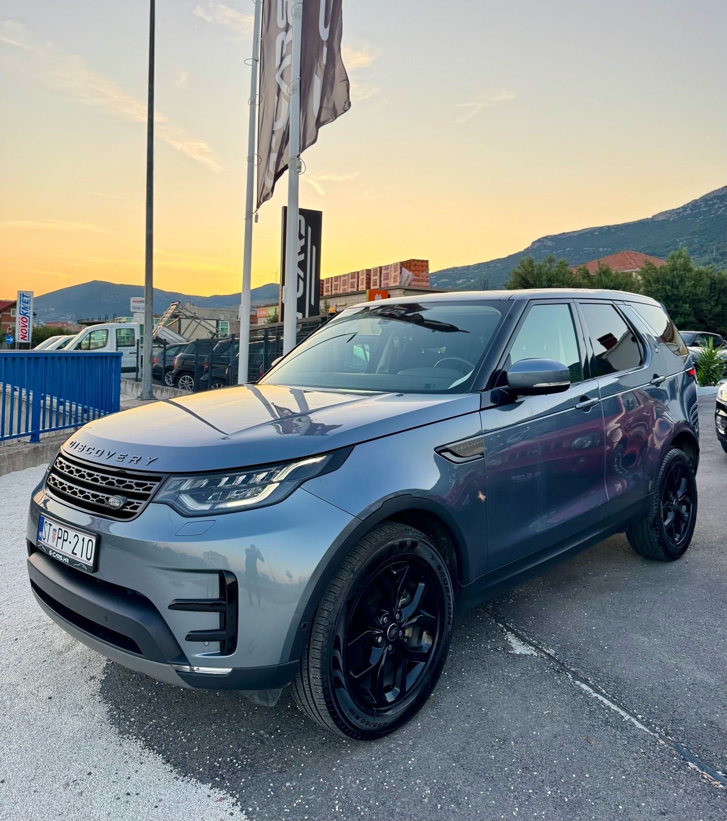 Land Rover Discovery 5 2,0 SD4 D240—Mod 2022—NIGHT PAKET—FULL LED—TOP!, fotografija 2