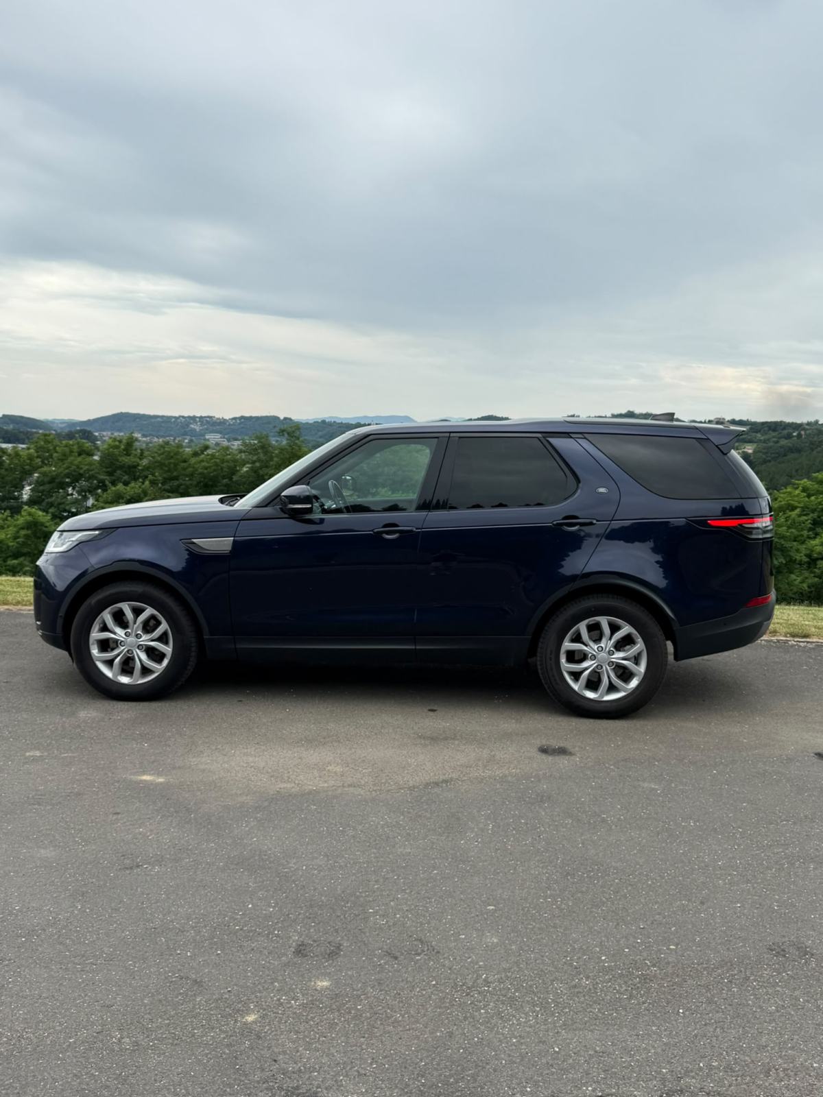 Land Rover Discovery 5 SD4 SE 240 KS AUTOMATIK / 7 SJEDALA / LEASING, fotografija 2