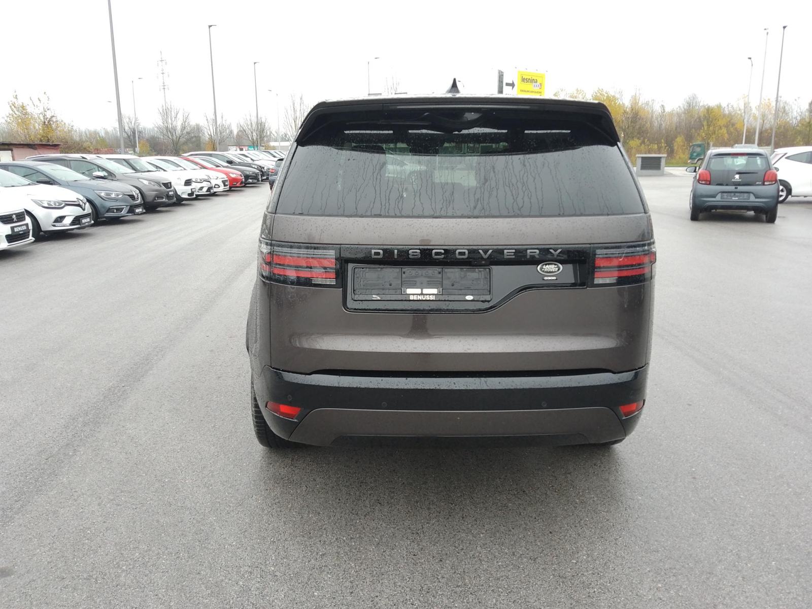 Land Rover Discovery R-DYN SE 3.0 300 KS, 7 sjedala, zračni ovjes PDV, fotografija 3