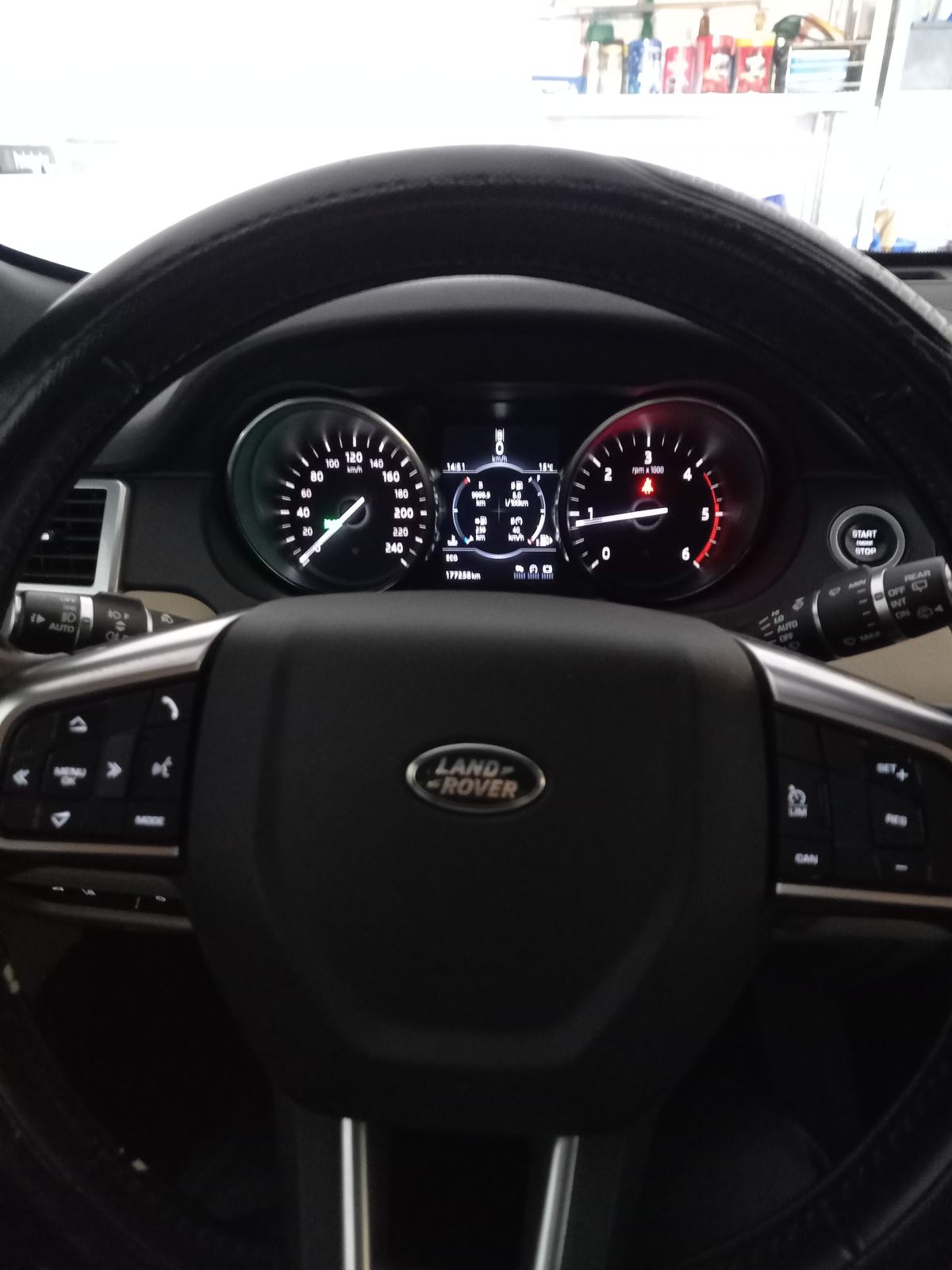 Land Rover Discovery Sport 2.0 TD4 HSE,4WD, NOVI KOMPL. RAZV. LANCA i, fotografija 16
