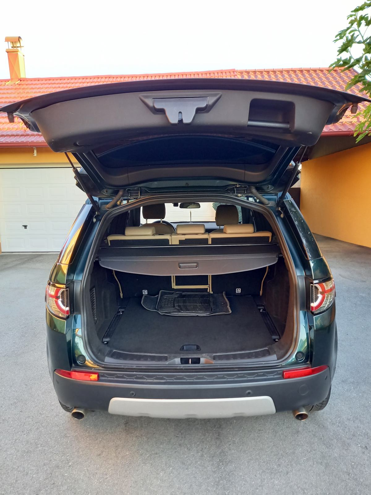 Land Rover Discovery Sport 2.0 TD4 HSE,4WD, NOVI KOMPL. RAZV. LANCA i, fotografija 8