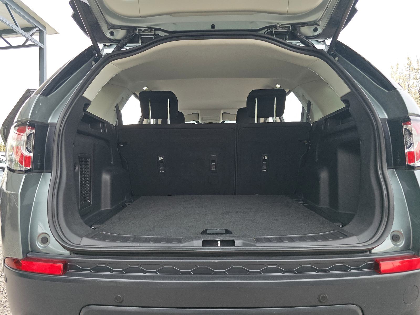 Land Rover Discovery Sport 2,0D 4X4 1. Vlasnik veliki servis+nove gume, fotografija 12