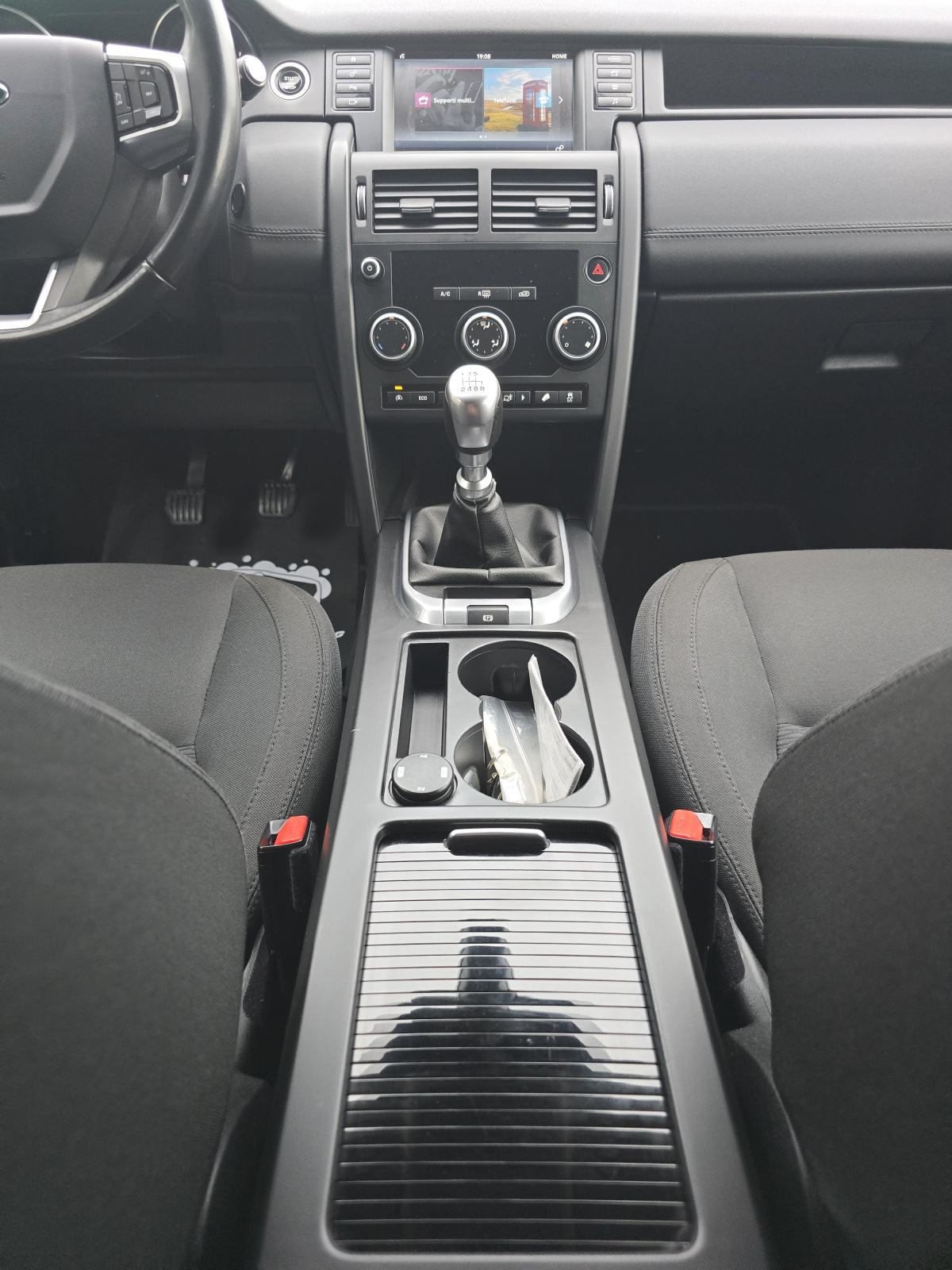 Land Rover Discovery Sport 2,0D 4X4 1. Vlasnik veliki servis+nove gume, fotografija 18