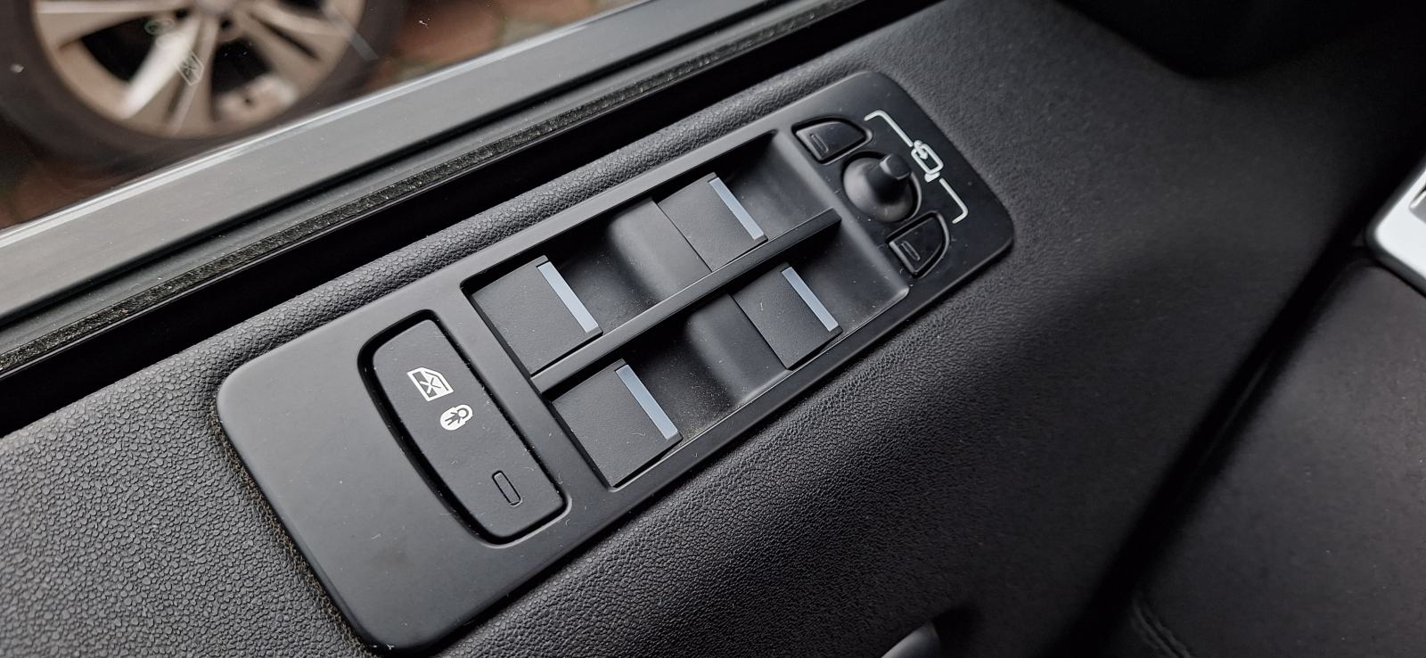 Land Rover Discovery Sport 2.0D, 4X4, AUT, NAVI, TEMP, 2X PDC, JAMSTVO, fotografija 10