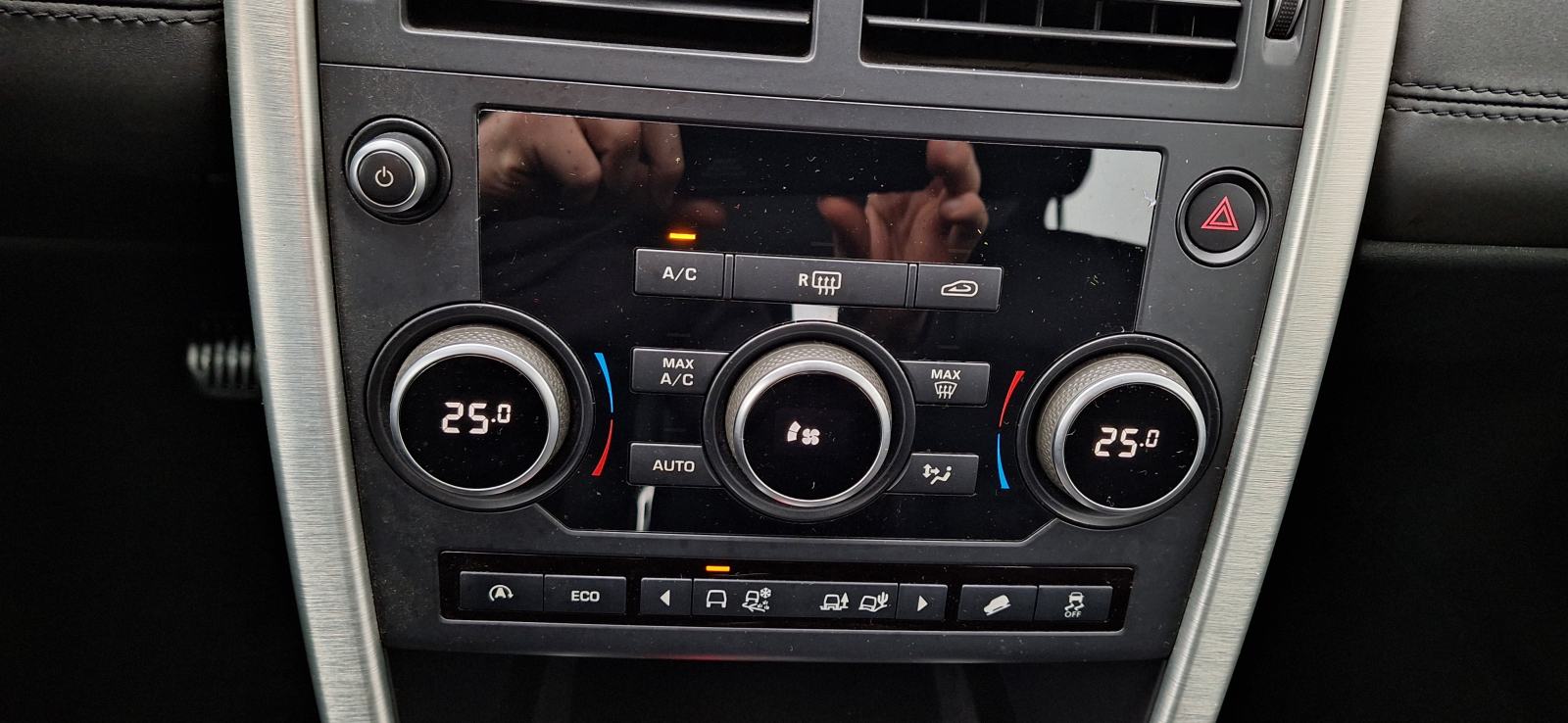 Land Rover Discovery Sport 2.0D, 4X4, AUT, NAVI, TEMP, 2X PDC, JAMSTVO, fotografija 18