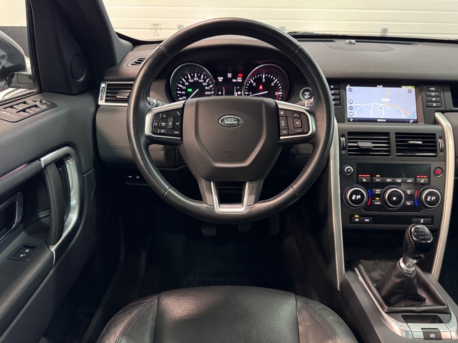 Land Rover Discovery Sport Pure ***PANORAMA, KOŽA, KAMERA***, fotografija 14
