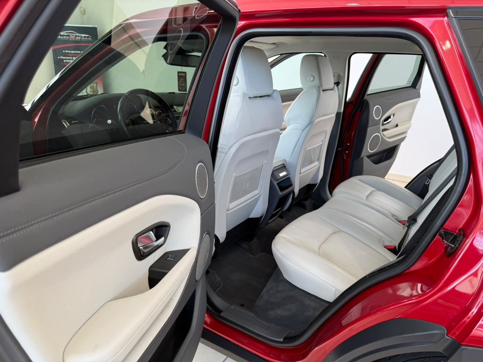 Land Rover Evoque 2.0TD4 HSE⭐️65.000KM⭐️AWD⭐️REG⭐️2 GOD GARANCIJA⭐, fotografija 14