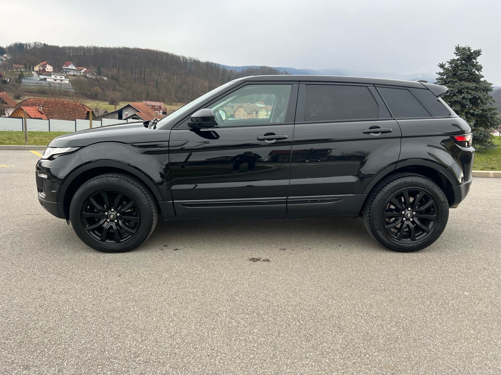 Land Rover Evoque 2,0 eD4/PANORAMA/PDC/KOZA//KAMERA/TOP STANJE!, fotografija 2