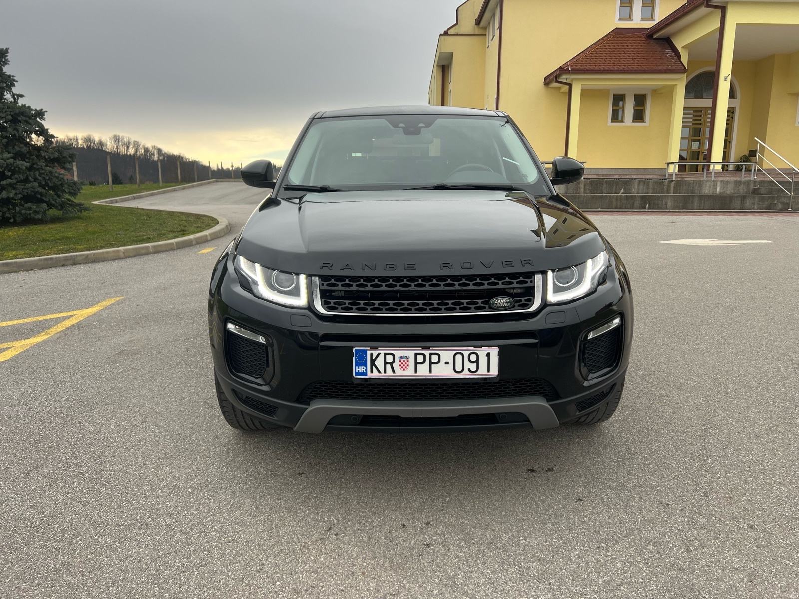 Land Rover Evoque 2,0 eD4/PANORAMA/PDC/KOZA//KAMERA/TOP STANJE!, fotografija 9
