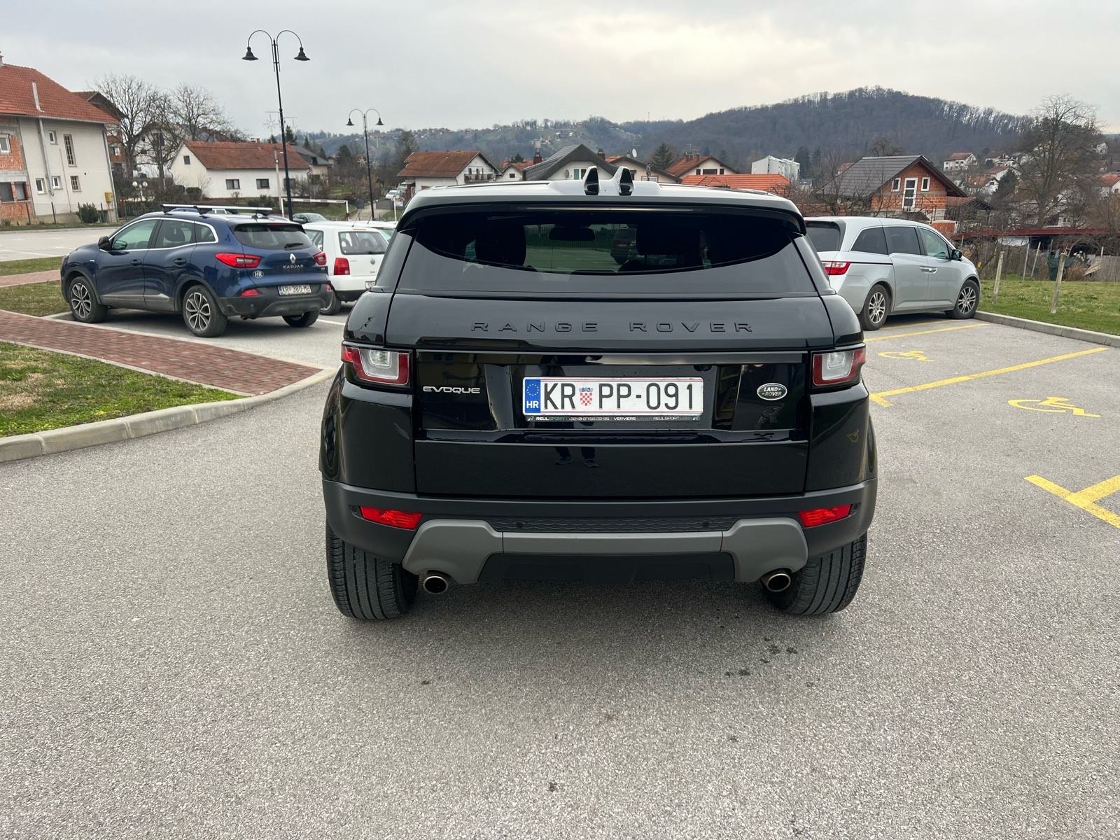 Land Rover Evoque 2,0 eD4/PANORAMA/PDC/KOZA//KAMERA/TOP STANJE!, fotografija 5