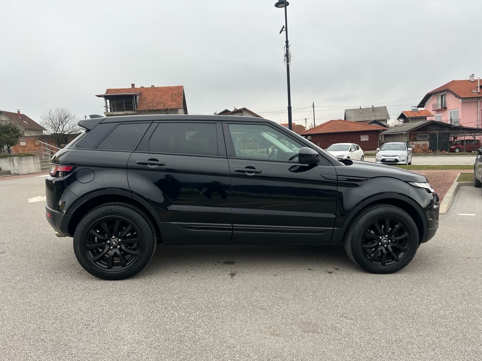 Land Rover Evoque 2,0 eD4/PANORAMA/PDC/KOZA//KAMERA/TOP STANJE!, fotografija 8