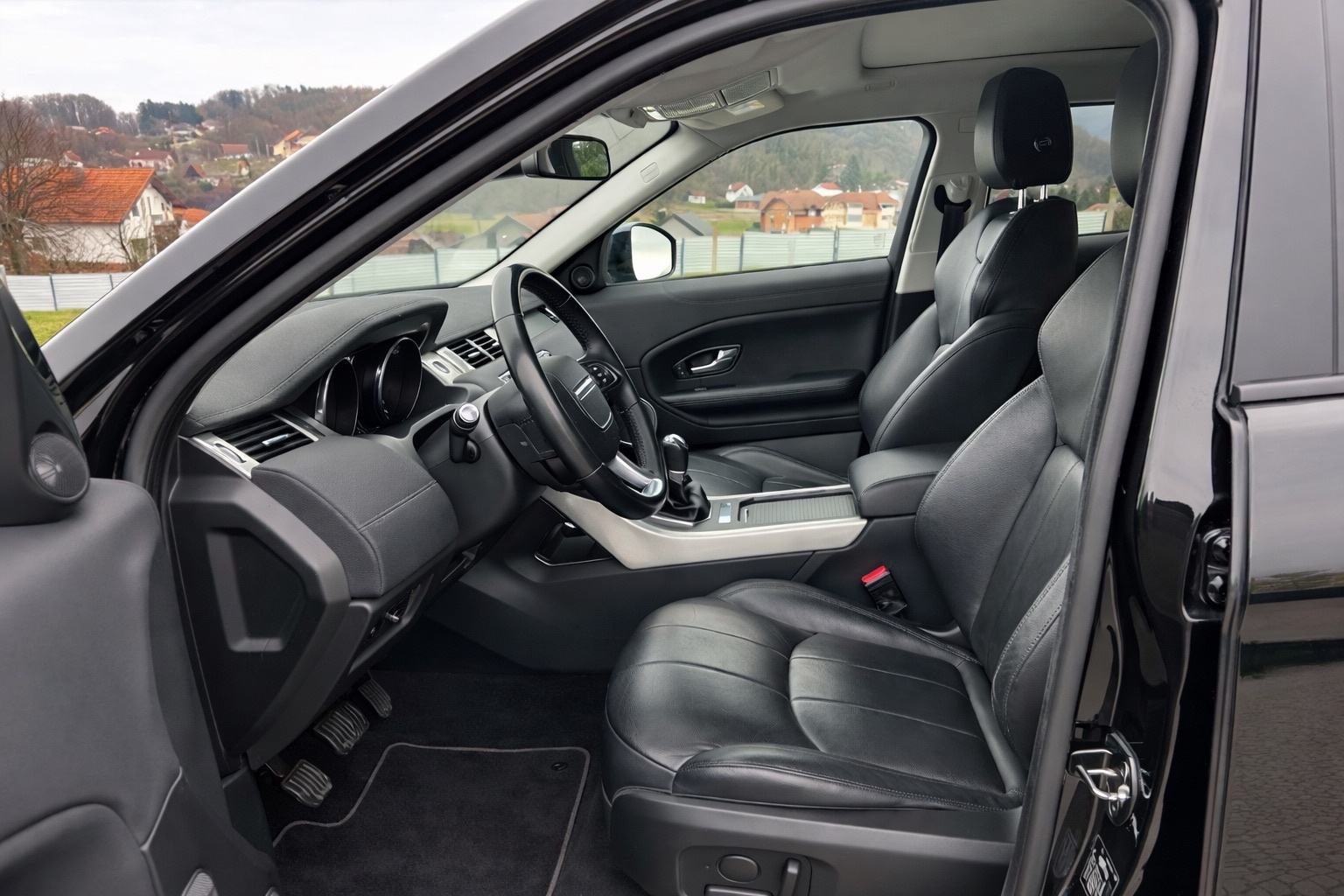 Land Rover Evoque 2,0 eD4/PANORAMA/PDC/KOZA//KAMERA/TOP STANJE!, fotografija 11