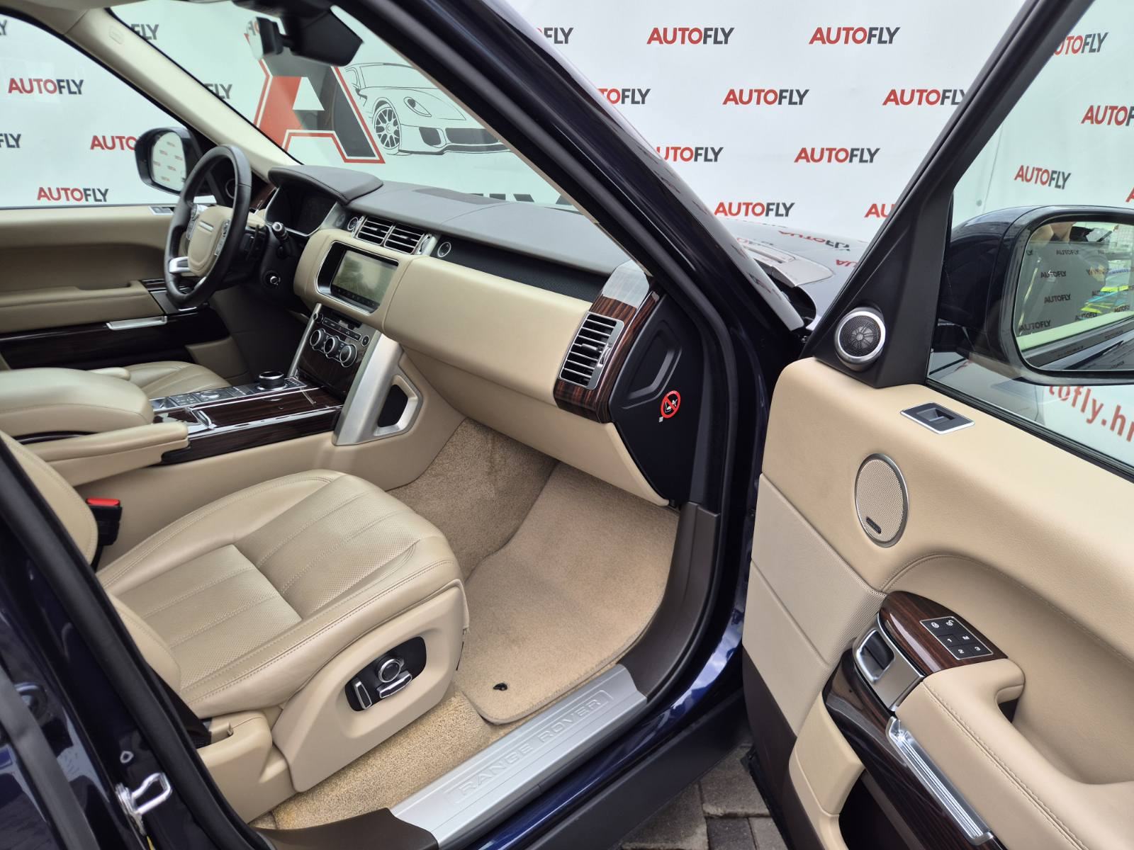 Land Rover Range Rover 4.4 SdV8, Meridian, Kamera, Softclose, 21", fotografija 13